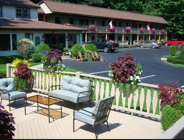 Tall Pines Motel Lake George Eksteriør bilde